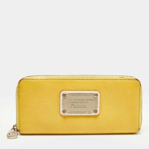 👜 Marc by Marc Jacobs Classic Q Vertical Zip Around Wallet - Picture 1 of 11